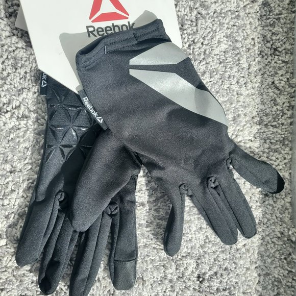 Reebock Logo winter bundle of 3 - scarf, hat & gloves - Picture 10 of 11